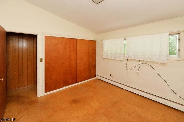 235 Godwin Ave, Wyckoff Twp., NJ 07481