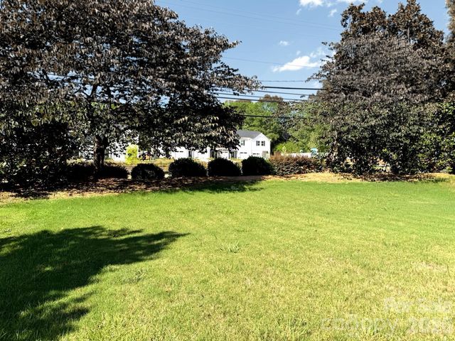 1919 Corriente Court, Charlotte, NC 28213