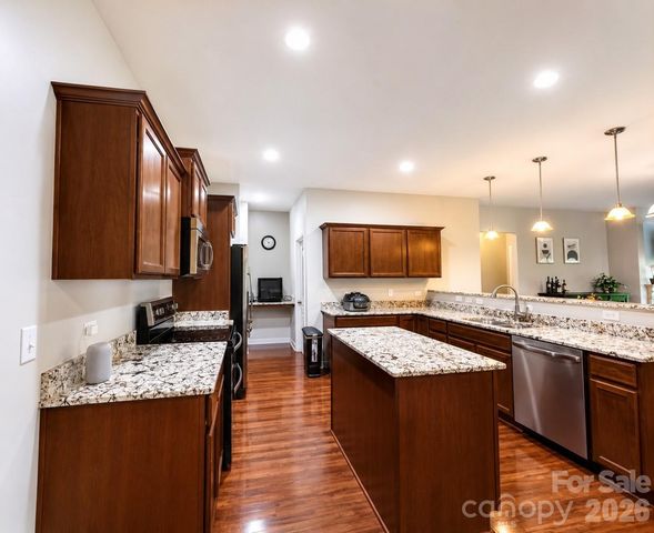 1919 Corriente Court, Charlotte, NC 28213