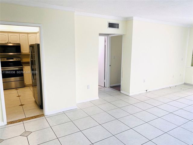 400 Kings Point Dr 718, Sunny Isles Beach, FL 33160