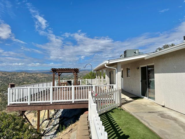 39925 Lilley Mountain Drive, Coarsegold, CA 93614