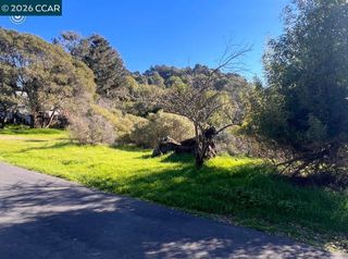 Sobrante Ave, El Sobrante, CA 94803