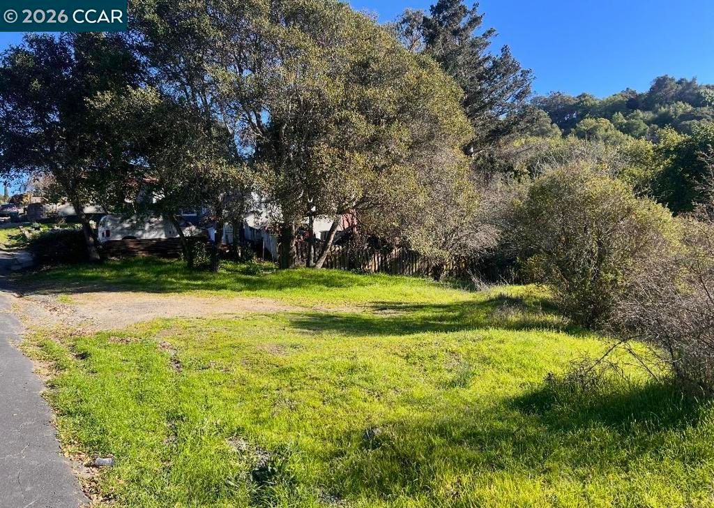 Image 10 of property listing at Sobrante Ave, El Sobrante, CA 94803
