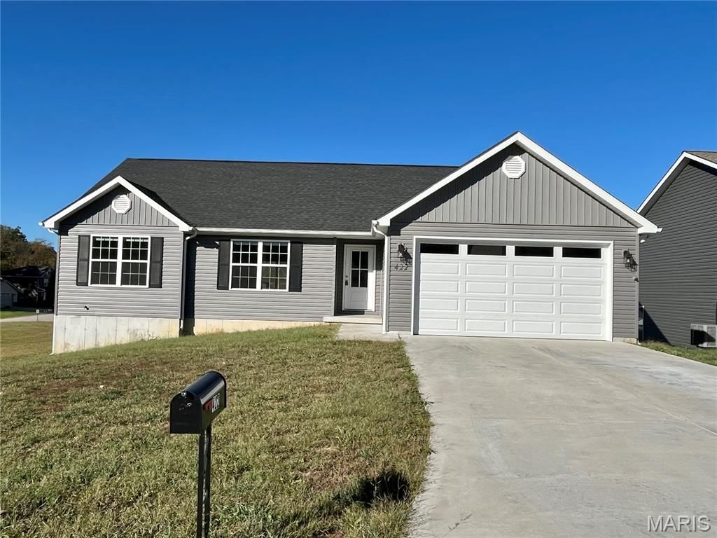 422 Holtgrewe Farms Loop, Washington, MO 63090