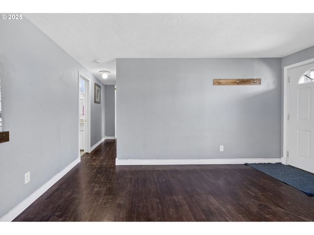 1515 W QUINALT St, Springfield, OR 97477