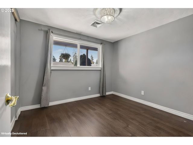 1515 W QUINALT St, Springfield, OR 97477