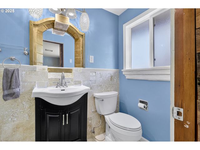 1515 W QUINALT St, Springfield, OR 97477