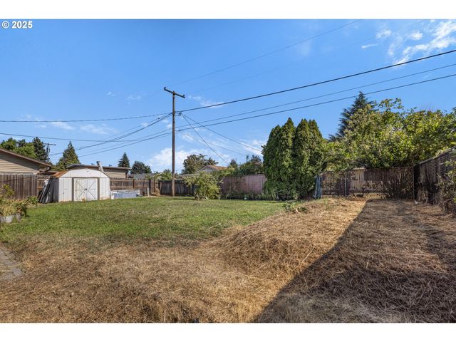 1515 W QUINALT St, Springfield, OR 97477