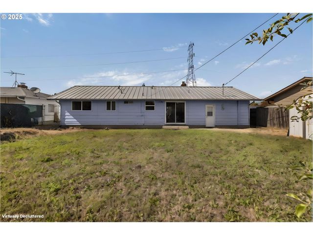 1515 W QUINALT St, Springfield, OR 97477