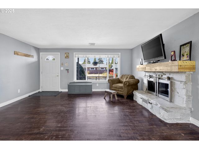 1515 W QUINALT St, Springfield, OR 97477