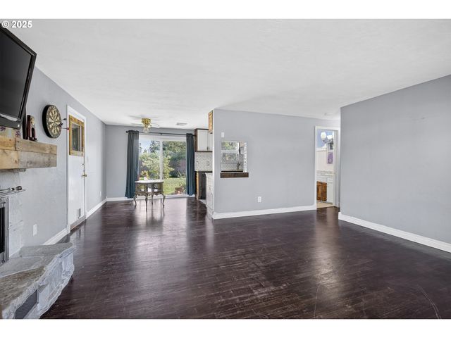 1515 W QUINALT St, Springfield, OR 97477