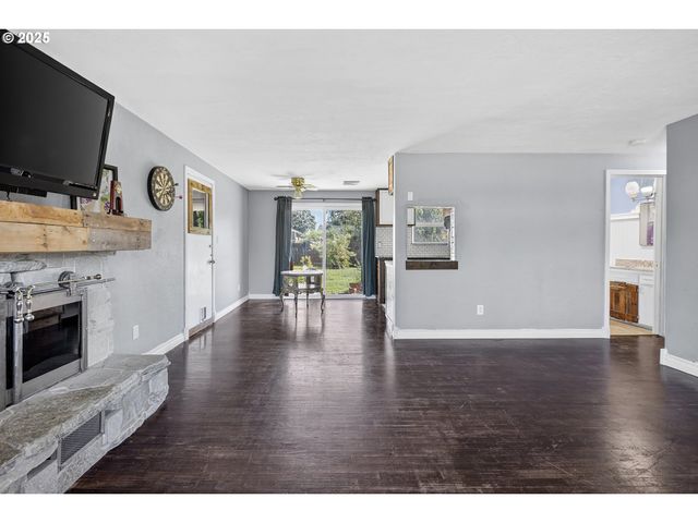 1515 W QUINALT St, Springfield, OR 97477