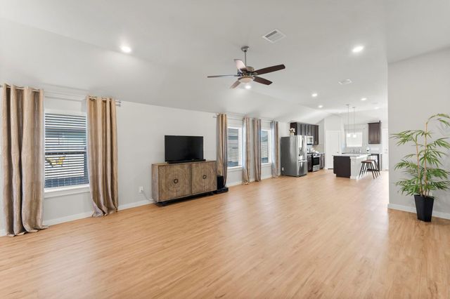 928 Gentle Moss Drive, Magnolia, TX 77354