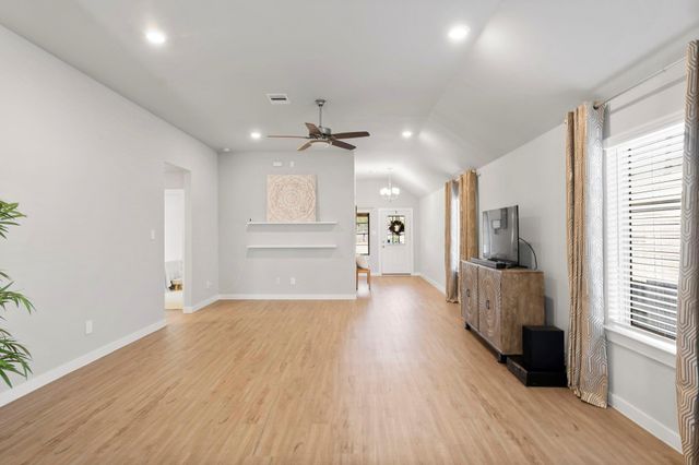 928 Gentle Moss Drive, Magnolia, TX 77354