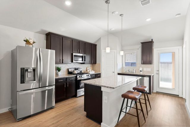 928 Gentle Moss Drive, Magnolia, TX 77354