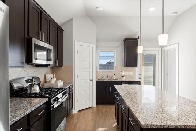 928 Gentle Moss Drive, Magnolia, TX 77354