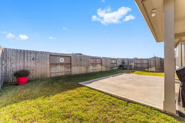 928 Gentle Moss Drive, Magnolia, TX 77354