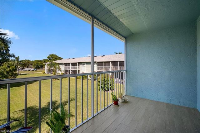 144 Cypress WAY E # 707, Naples, FL 34110