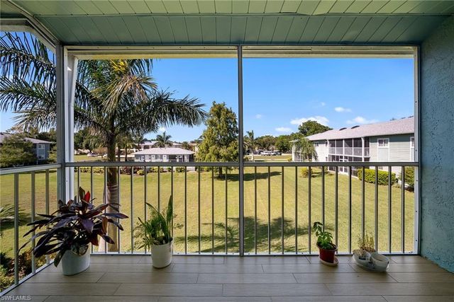 144 Cypress WAY E # 707, Naples, FL 34110