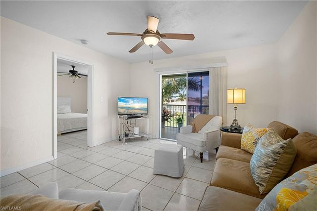 144 Cypress WAY E # 707, Naples, FL 34110