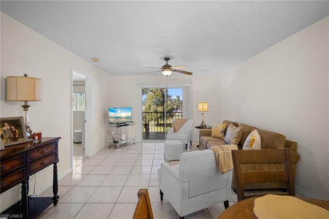 144 Cypress WAY E # 707, Naples, FL 34110