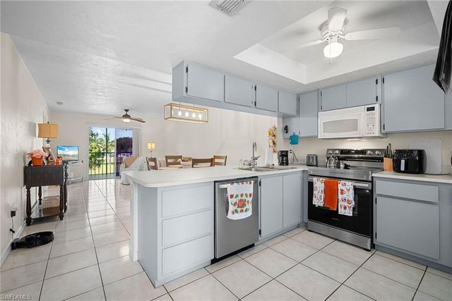 144 Cypress WAY E # 707, Naples, FL 34110