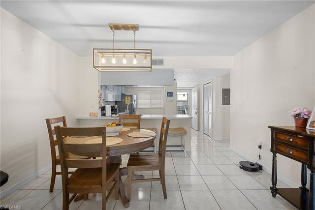 144 Cypress WAY E # 707, Naples, FL 34110