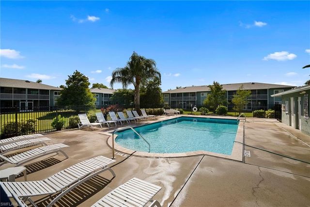 144 Cypress WAY E # 707, Naples, FL 34110