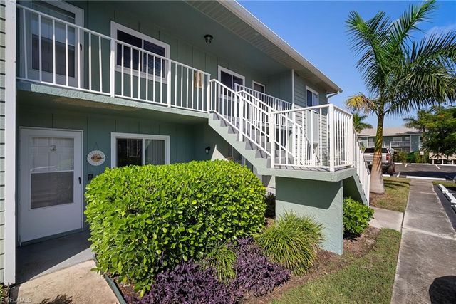 144 Cypress WAY E # 707, Naples, FL 34110