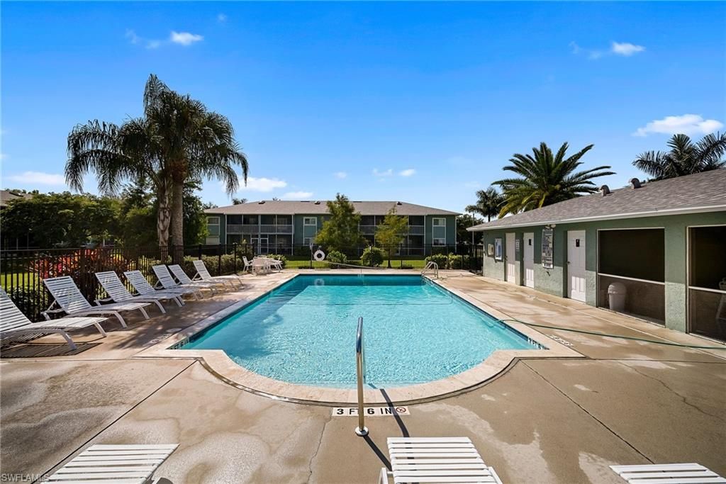 144 Cypress WAY E # 707, Naples, FL 34110