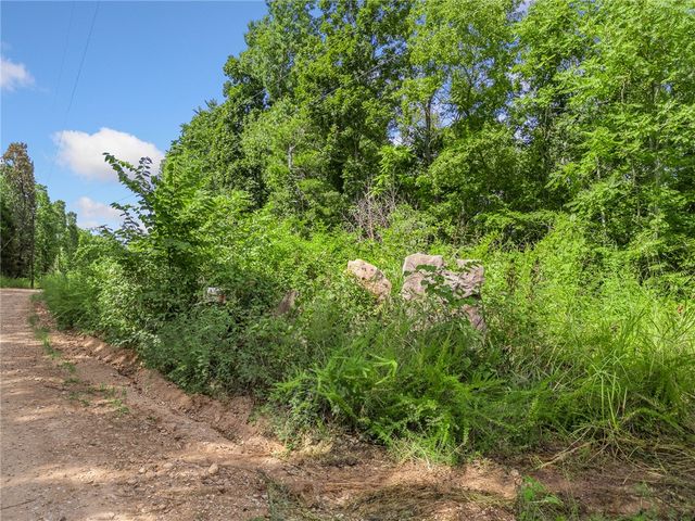 267B NC 3320, Marble Falls, AR 72648