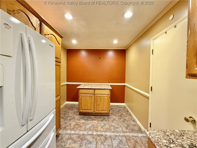 194 Shawnee Estates, Winfield, WV 25213