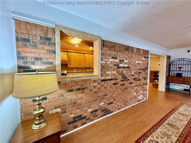 194 Shawnee Estates, Winfield, WV 25213