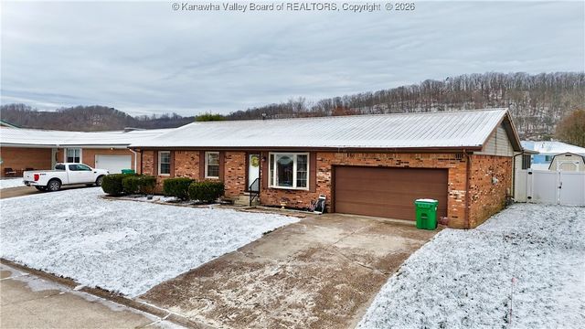 194 Shawnee Estates, Winfield, WV 25213