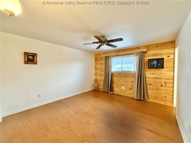 194 Shawnee Estates, Winfield, WV 25213