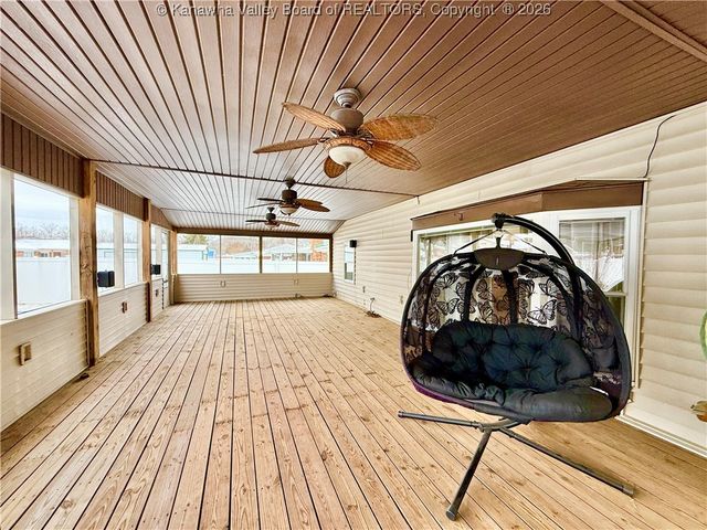 194 Shawnee Estates, Winfield, WV 25213