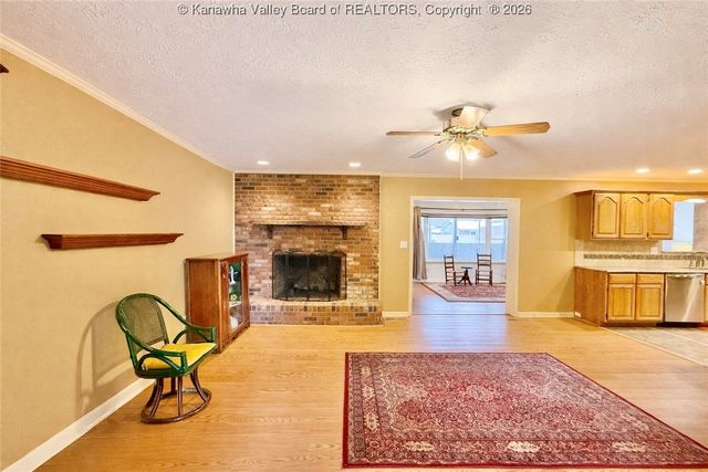 194 Shawnee Estates, Winfield, WV 25213