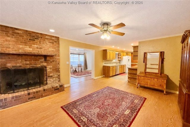 194 Shawnee Estates, Winfield, WV 25213