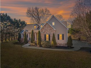 25 Golden Pond Lane, Ringgold, GA 30736