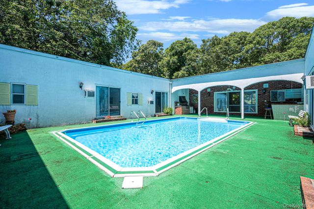 1520 Meday Avenue, Mattituck, NY 11952
