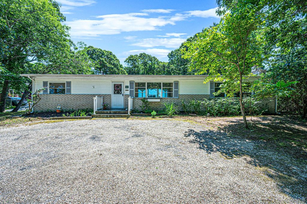 1520 Meday Avenue, Mattituck, NY 11952