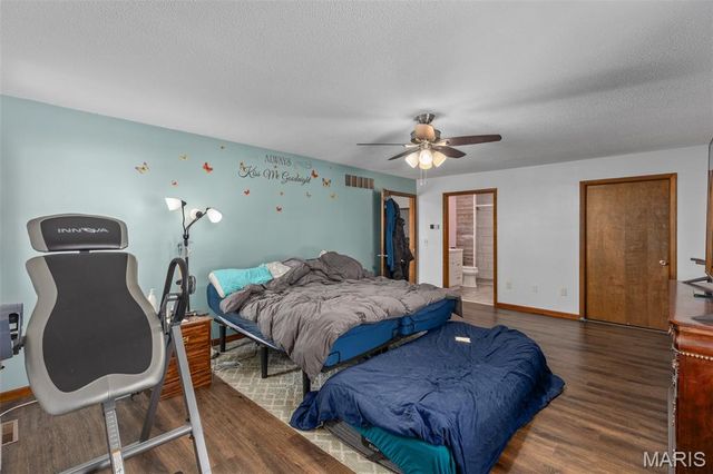 1512 N Harrison Street, Litchfield, IL 62056