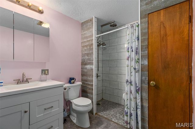 1512 N Harrison Street, Litchfield, IL 62056