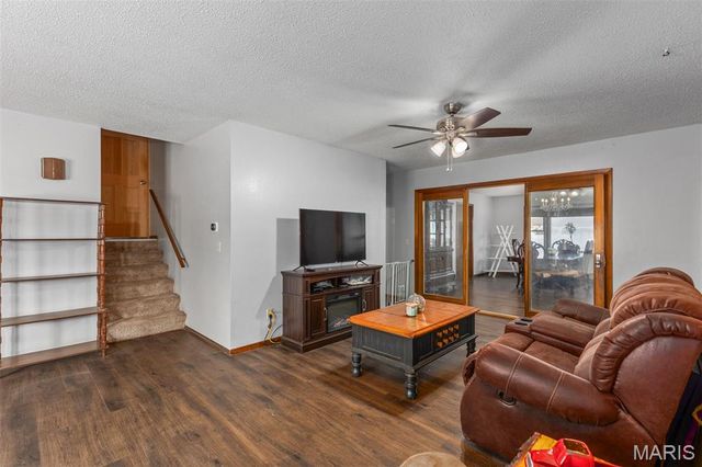 1512 N Harrison Street, Litchfield, IL 62056