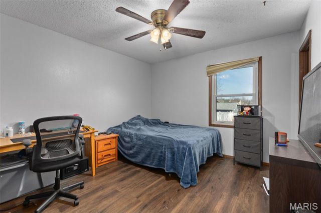 1512 N Harrison Street, Litchfield, IL 62056