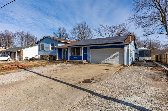 1512 N Harrison Street, Litchfield, IL 62056