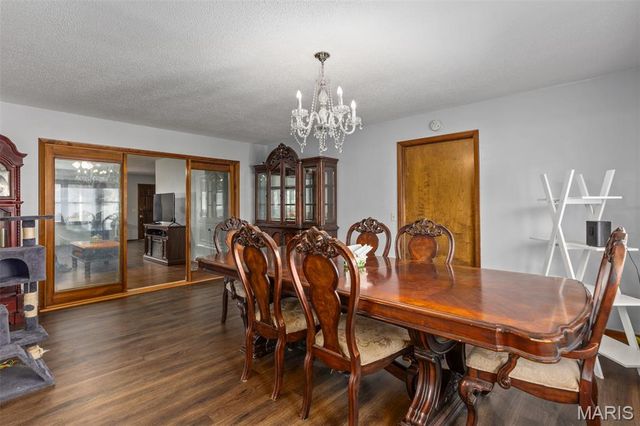 1512 N Harrison Street, Litchfield, IL 62056