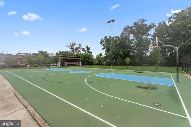 668 S ILLINOIS ST, Arlington, VA 22204