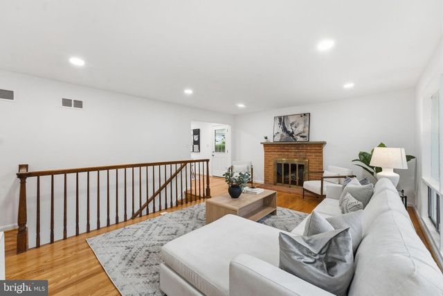 668 S ILLINOIS ST, Arlington, VA 22204