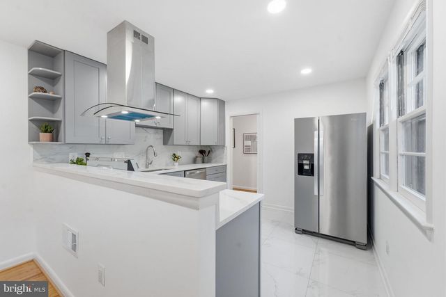 668 S ILLINOIS ST, Arlington, VA 22204